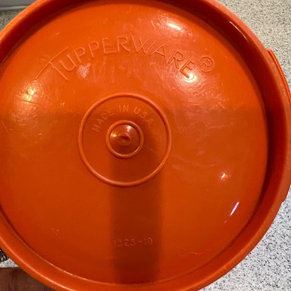 Vtg Tupperware Orange Container with lid 1323-19 - Picture 4 of 5